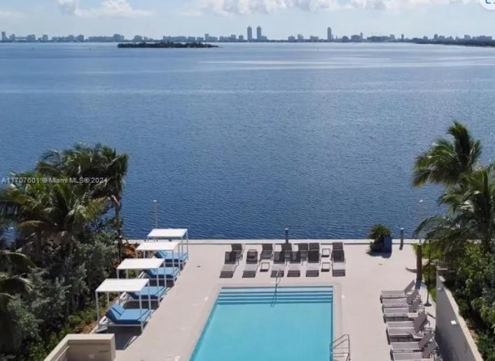 Apartment Bay- Spacious And Cozy Water Front - 28 Day Minimum Miami