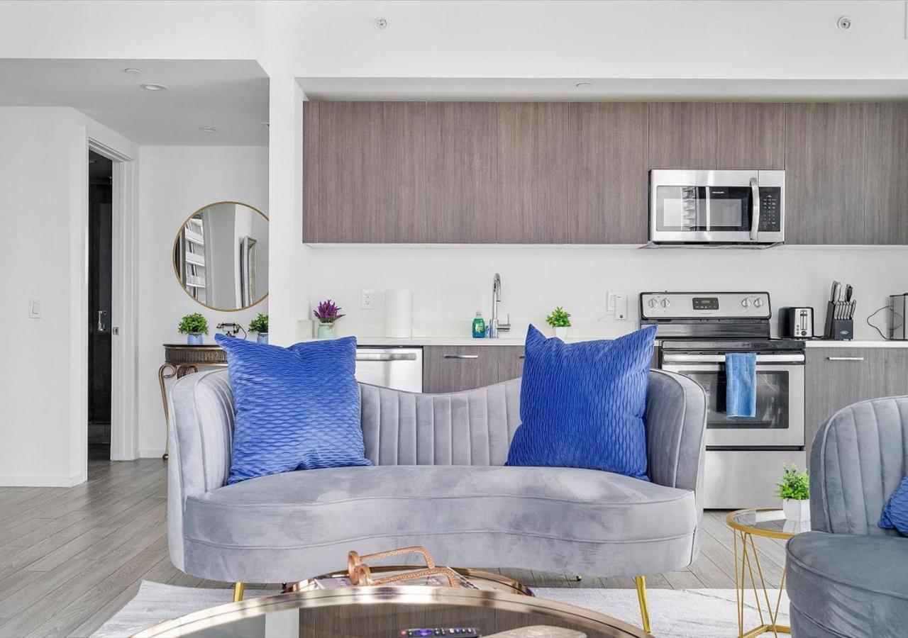 X-lounge Ii - Highrise In The Heart Of Downtown With Rooftop Pool & Skyline Views Apartment *