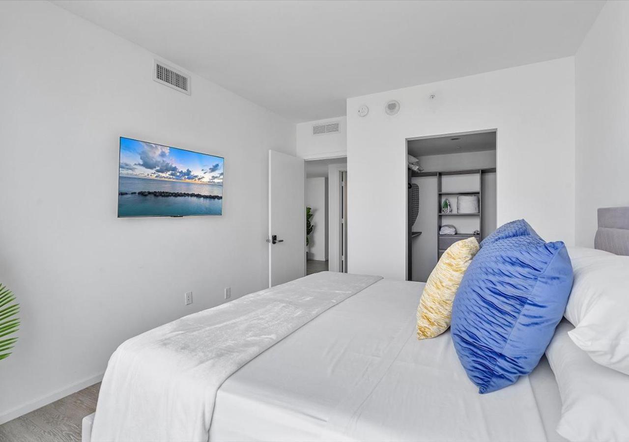 X-lounge Ii - Highrise In The Heart Of Downtown With Rooftop Pool & Skyline Views Apartment Miami