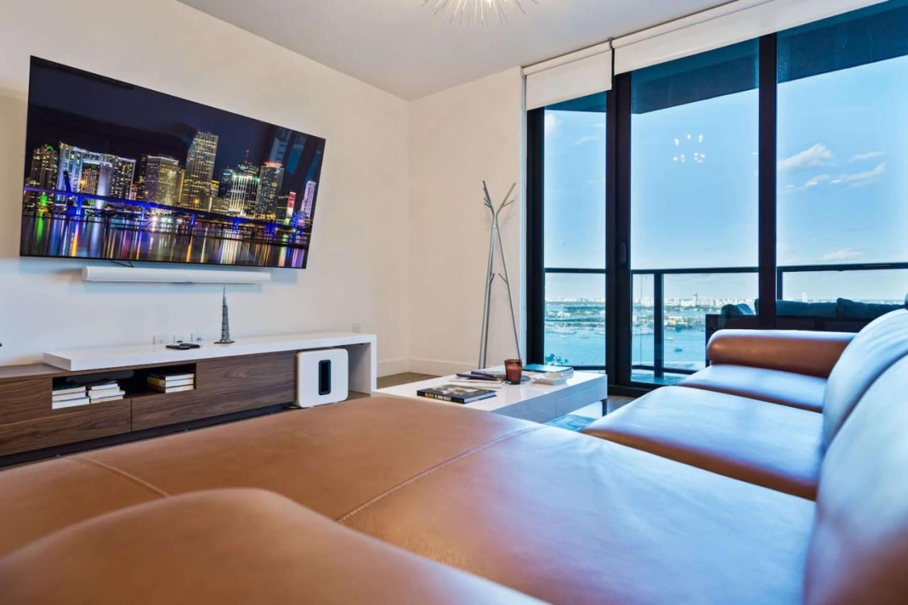 Lux 2bd With Stunning Water Views *