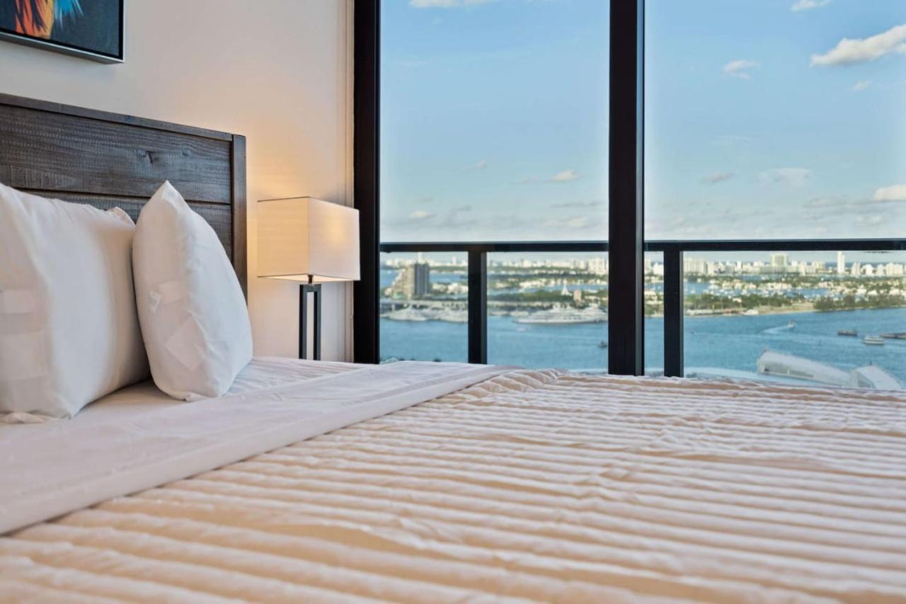 Lux 2bd With Stunning Water Views Apartment *