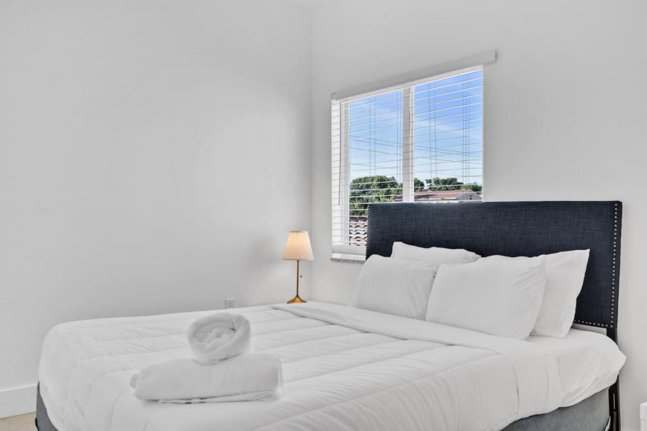 Charming 3br 2bth Enjoy The 8th Street *