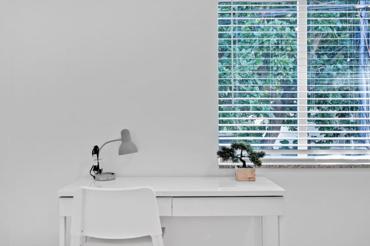 Charming 3br 2bth Enjoy The 8th Street Apartment
