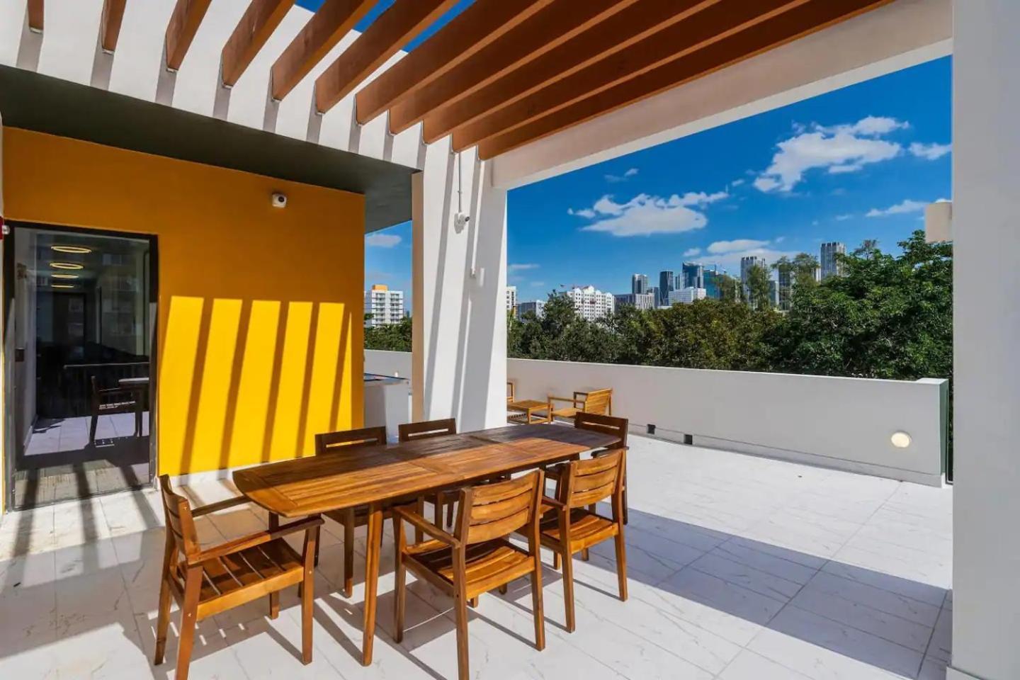 Olive Aparthotel