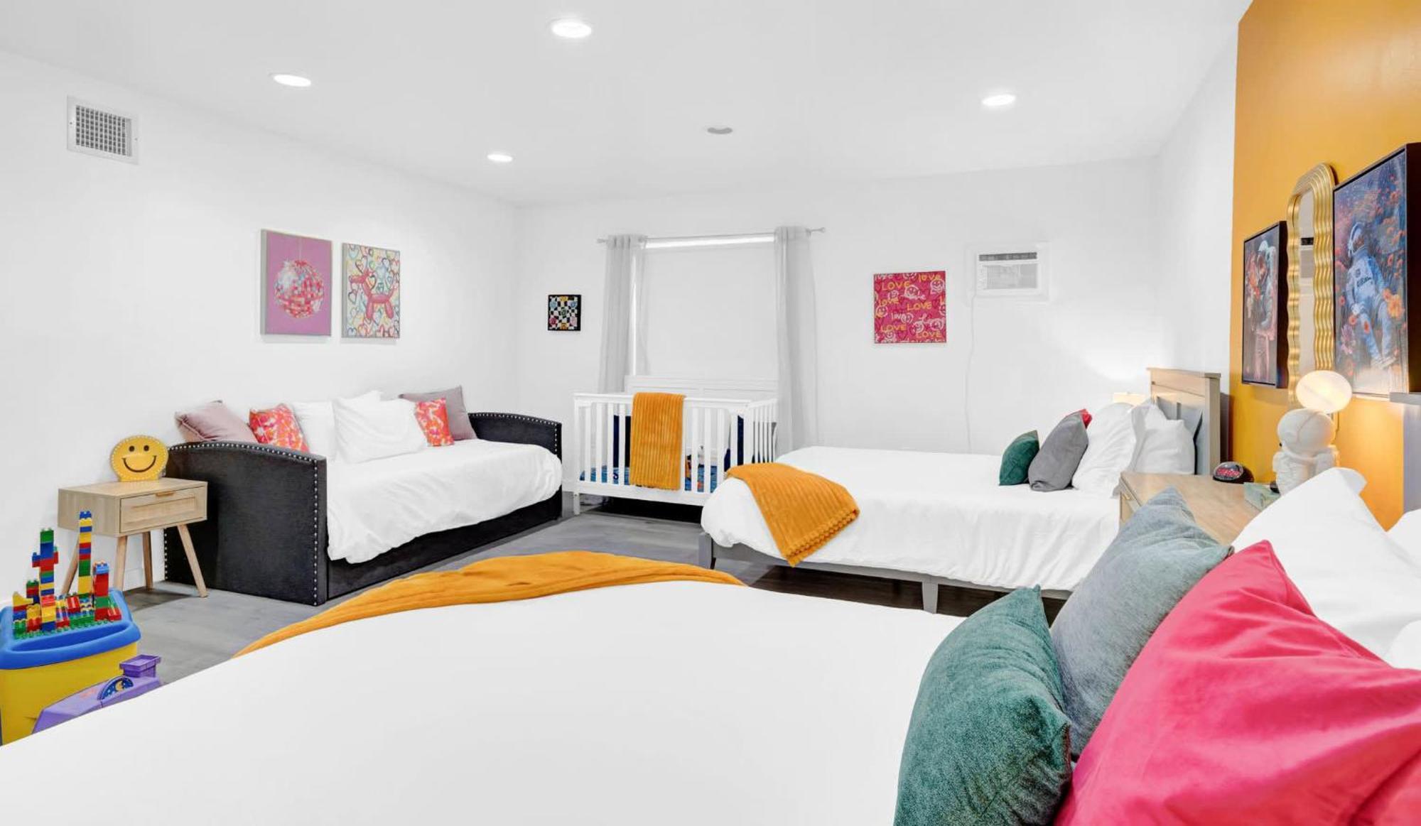 Lakefront Retreat Perfect For Family Fun Holiday home Miami