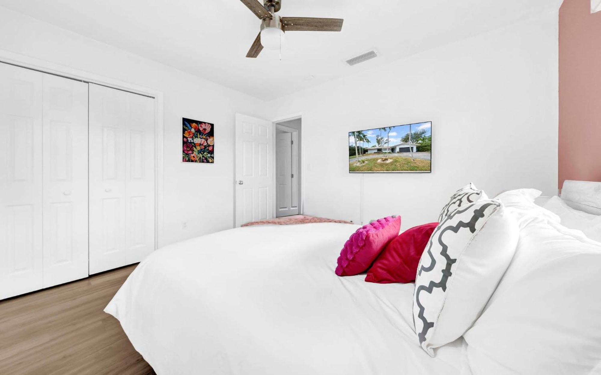 Lakefront Retreat Perfect For Family Fun Holiday home Miami
