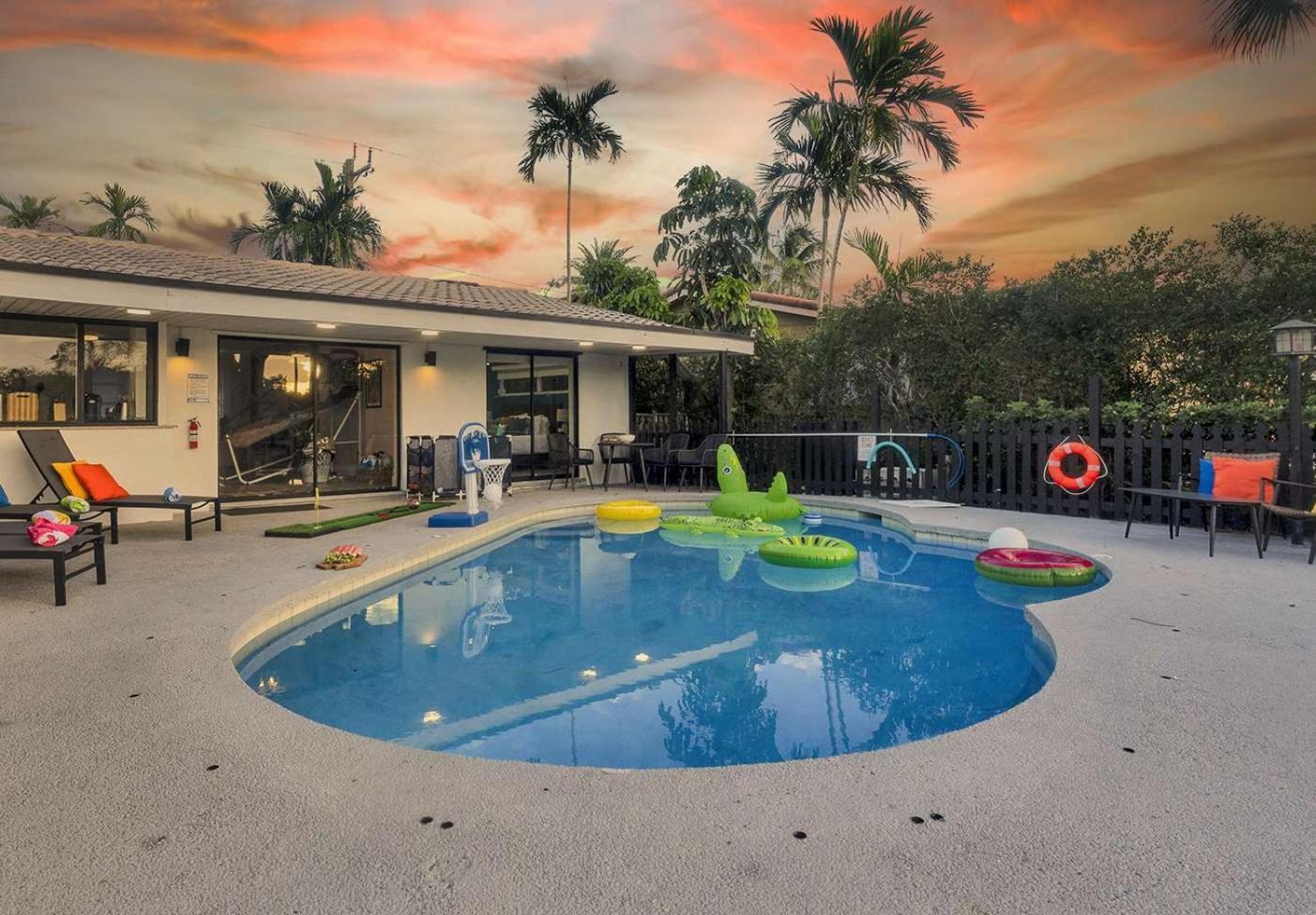 Lakefront Retreat Perfect For Family Fun *