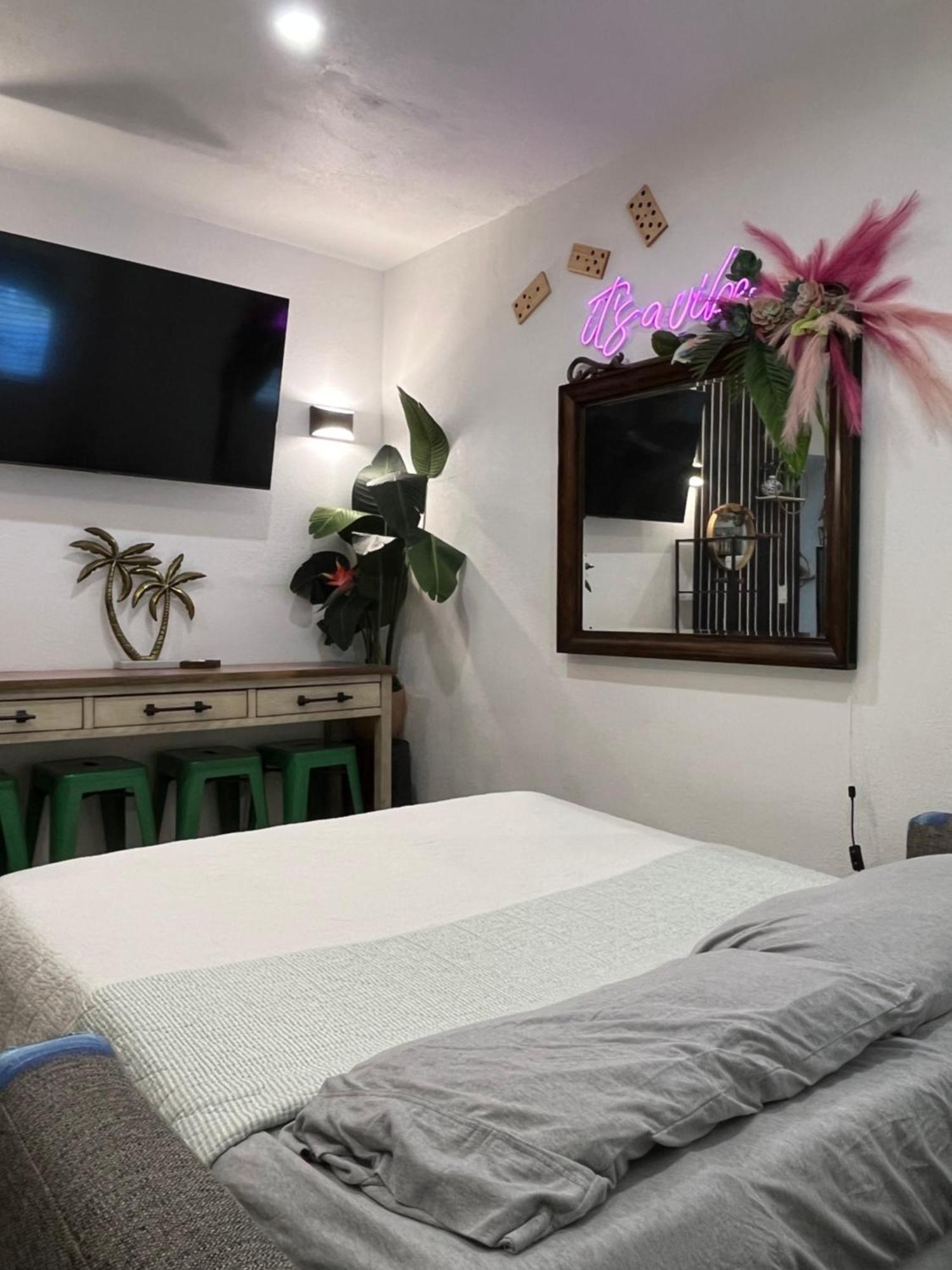 Little Havana Suites: Urban Oasis With Free Parking Apartment Miami