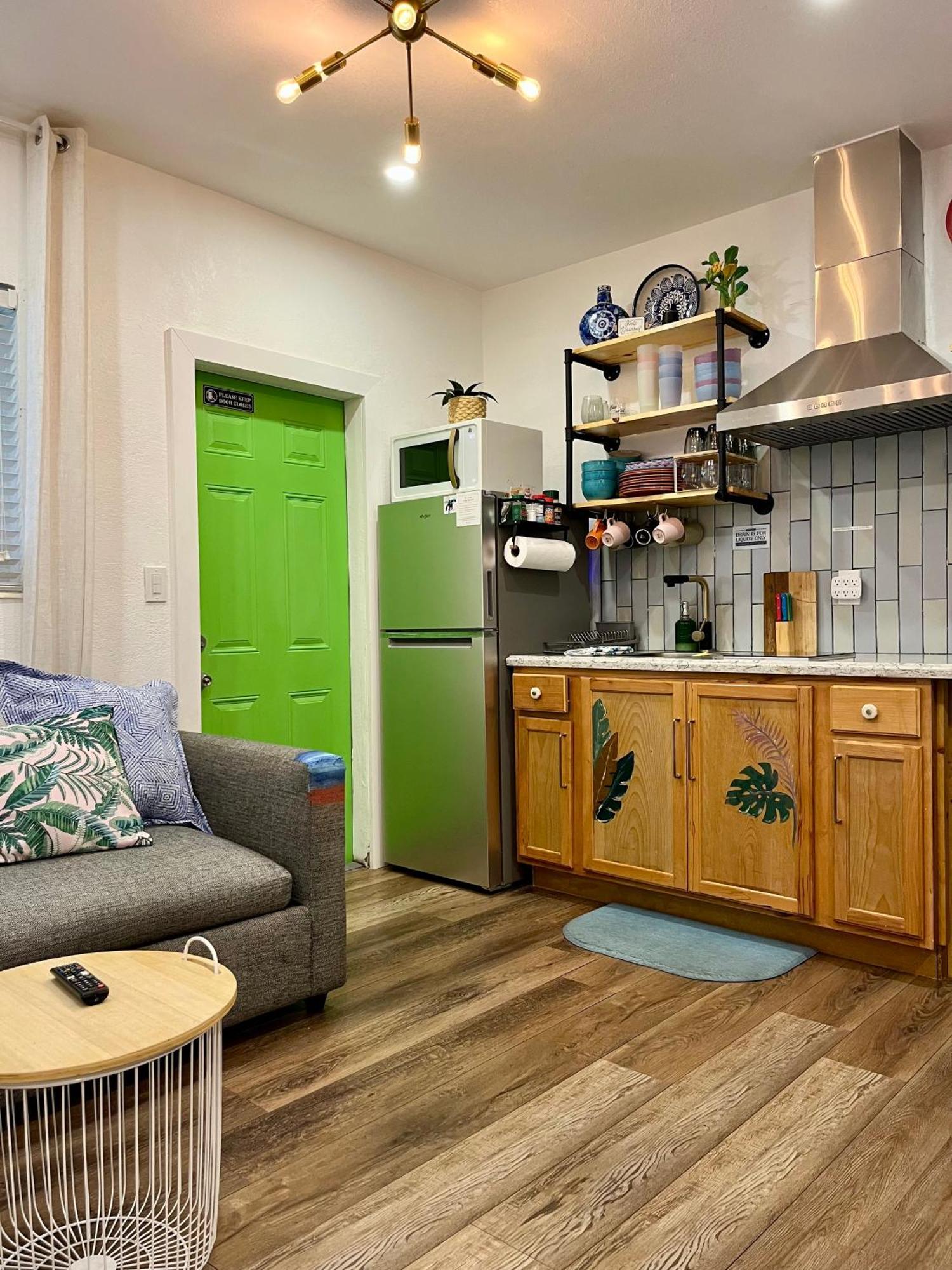 Apartment Little Havana Suites: Urban Oasis With Free Parking