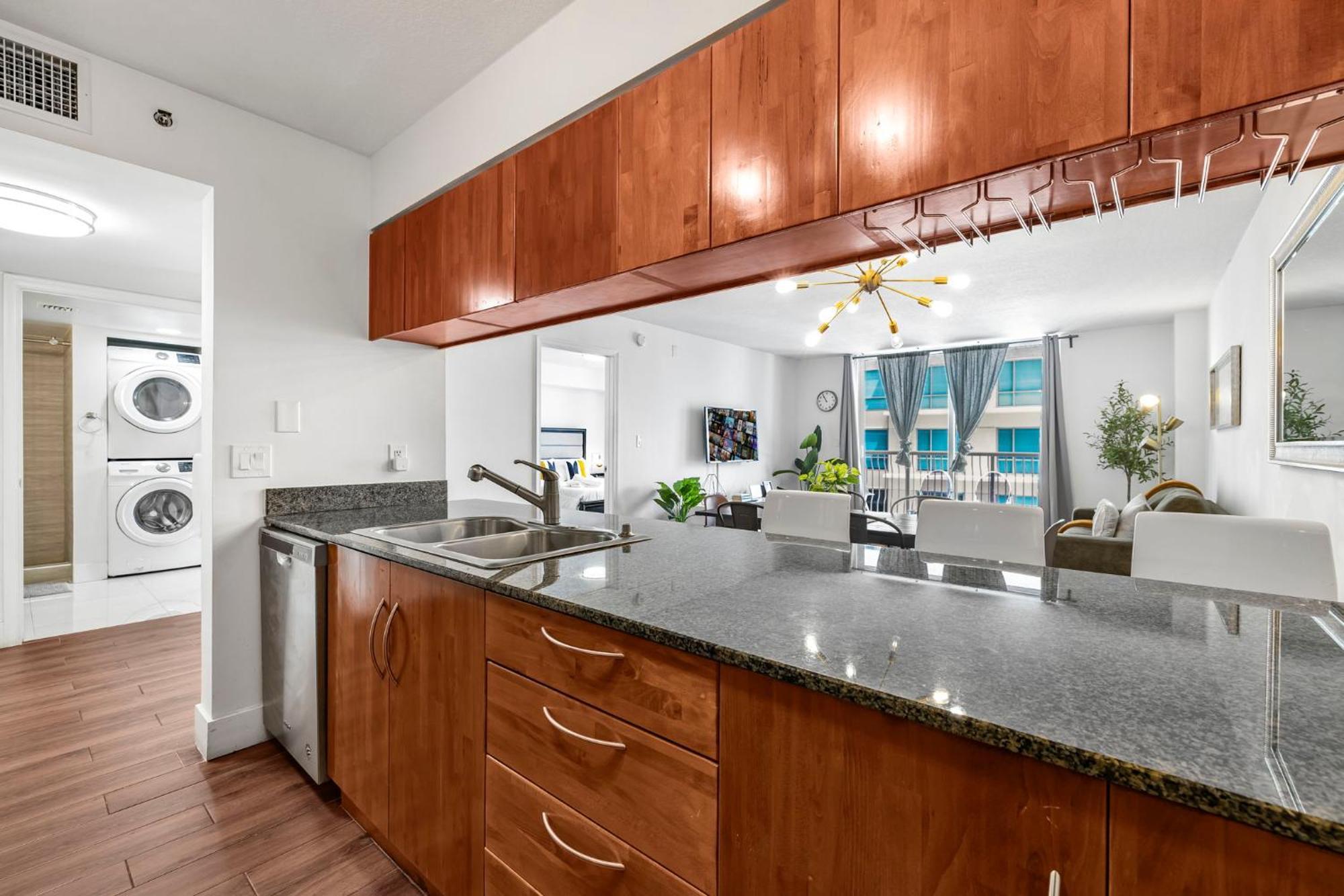 Exclusive 1br On 35th Floor Apartment *