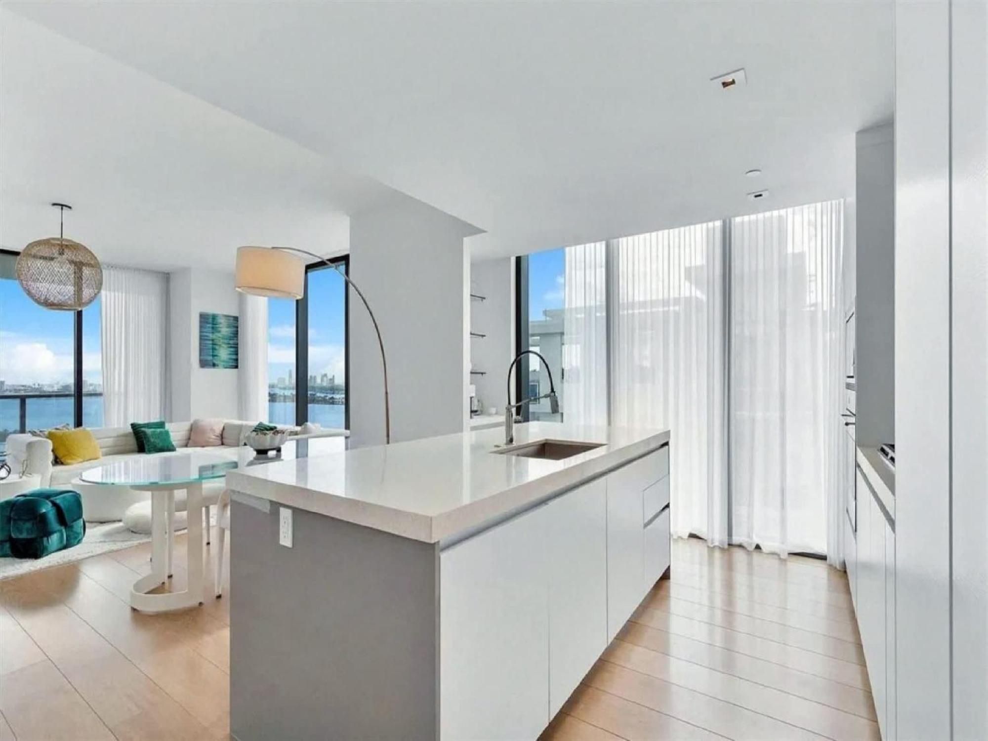 Sky With Bay Views In Edgewater Miami