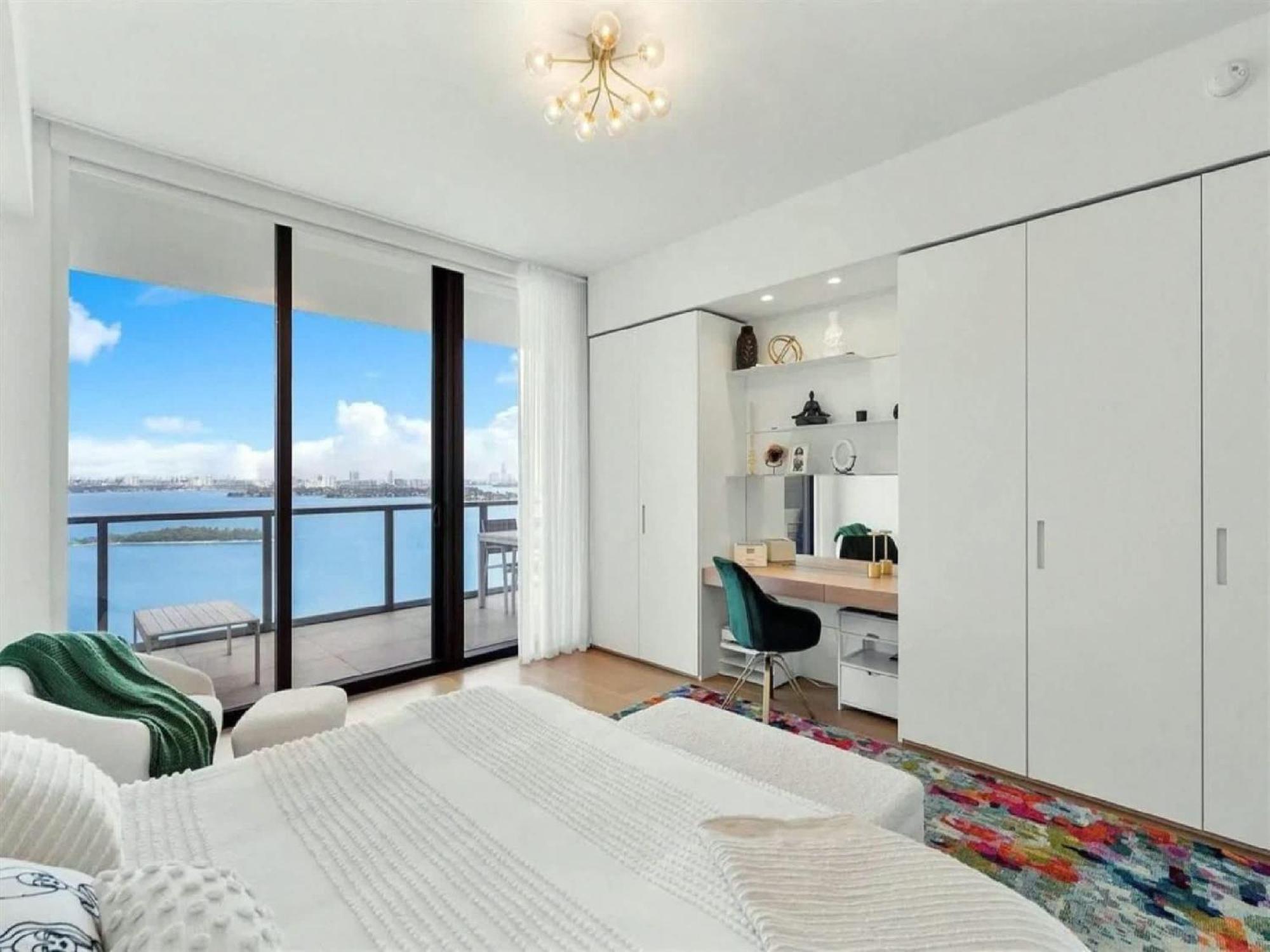 Sky With Bay Views In Edgewater *