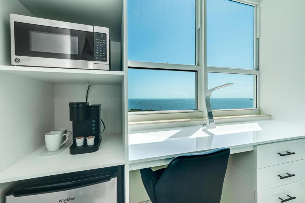 Coconut Grove Bayview Unit Parking Included * Miami