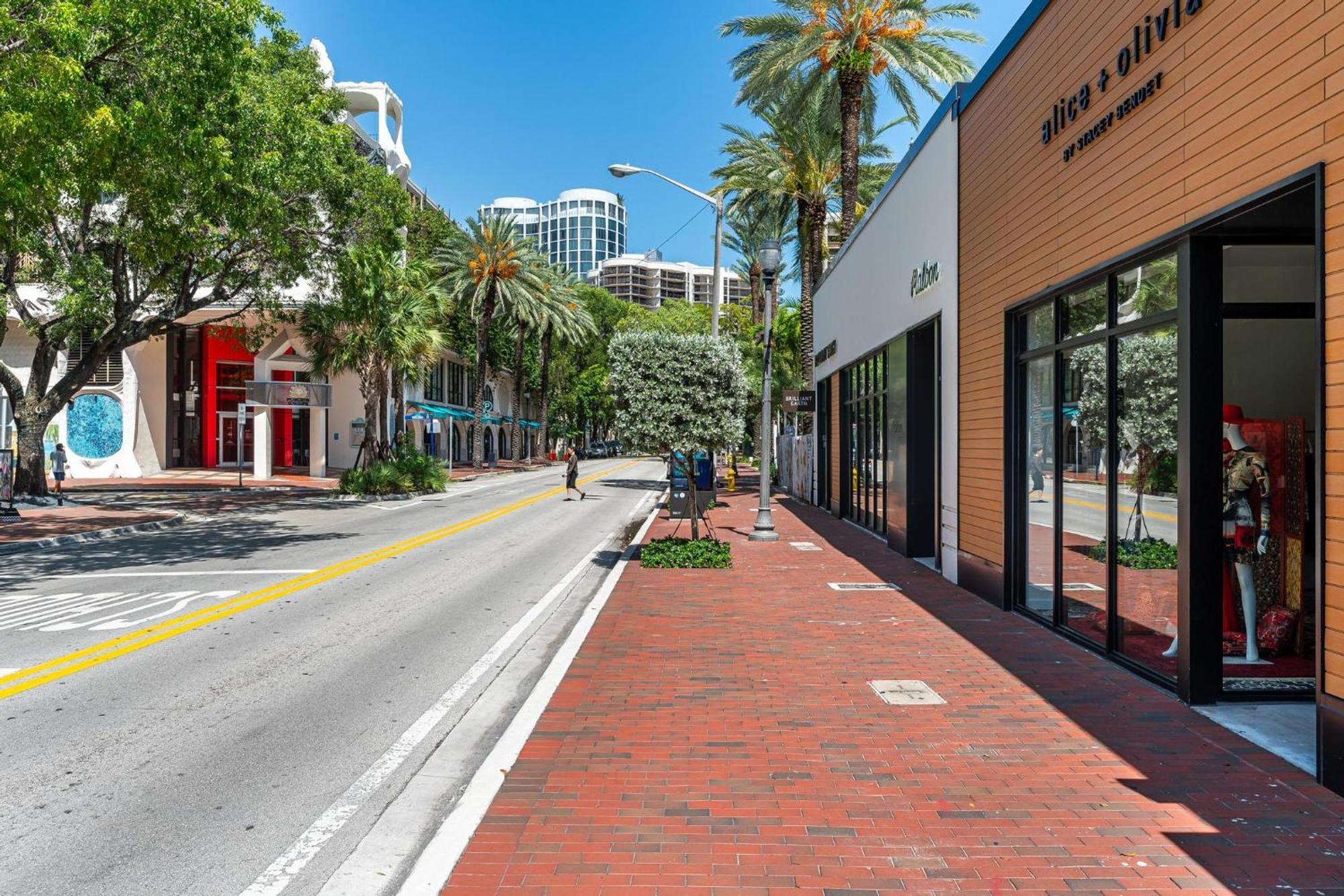 Coconut Grove Bayview Unit Parking Included
