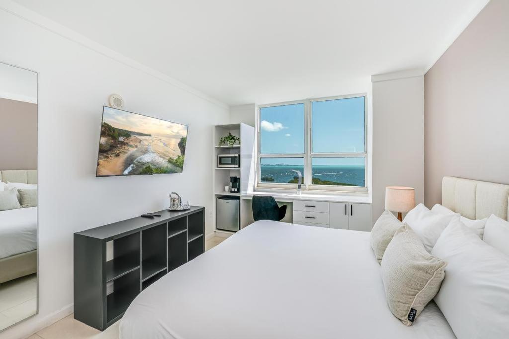 Coconut Grove Bayview Unit Parking Included *