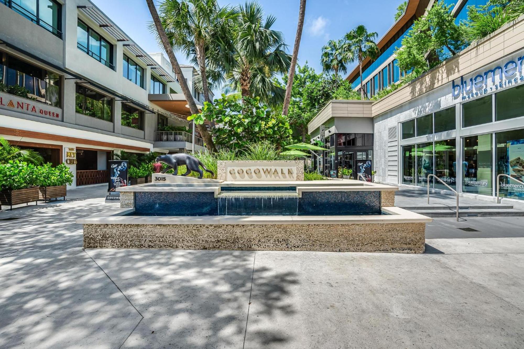 Coconut Grove Bayview Unit Parking Included Miami