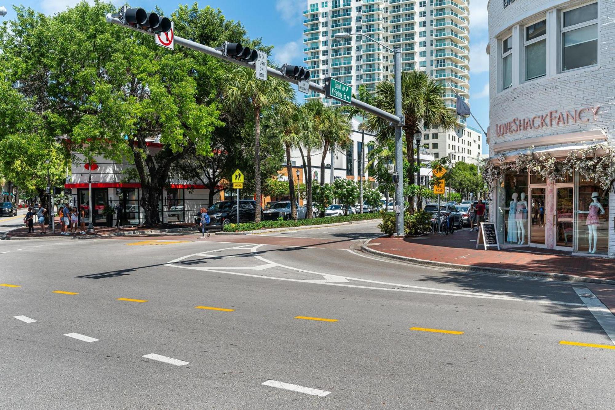 Coconut Grove Bayview Unit Parking Included Miami