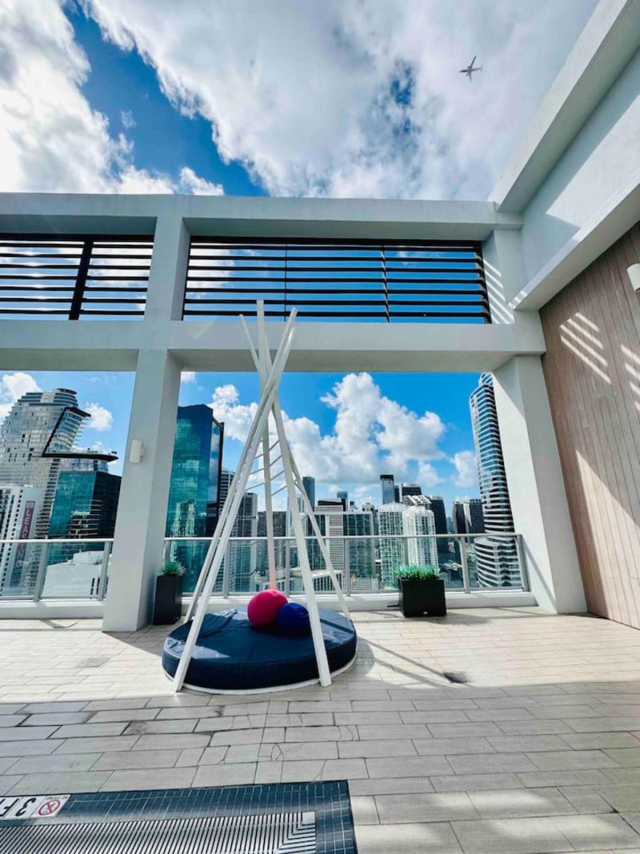 Luxury Corner Prime Apartment *