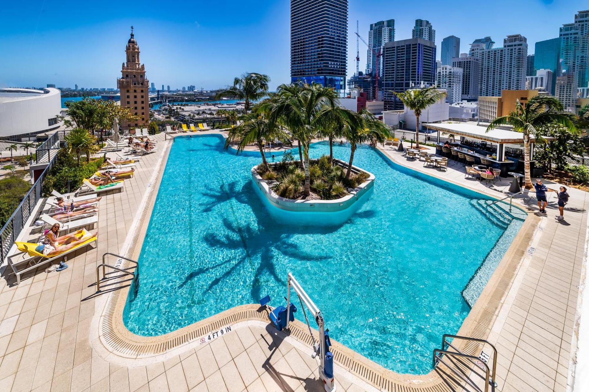 Beautiful With Amazing Views Apartment *