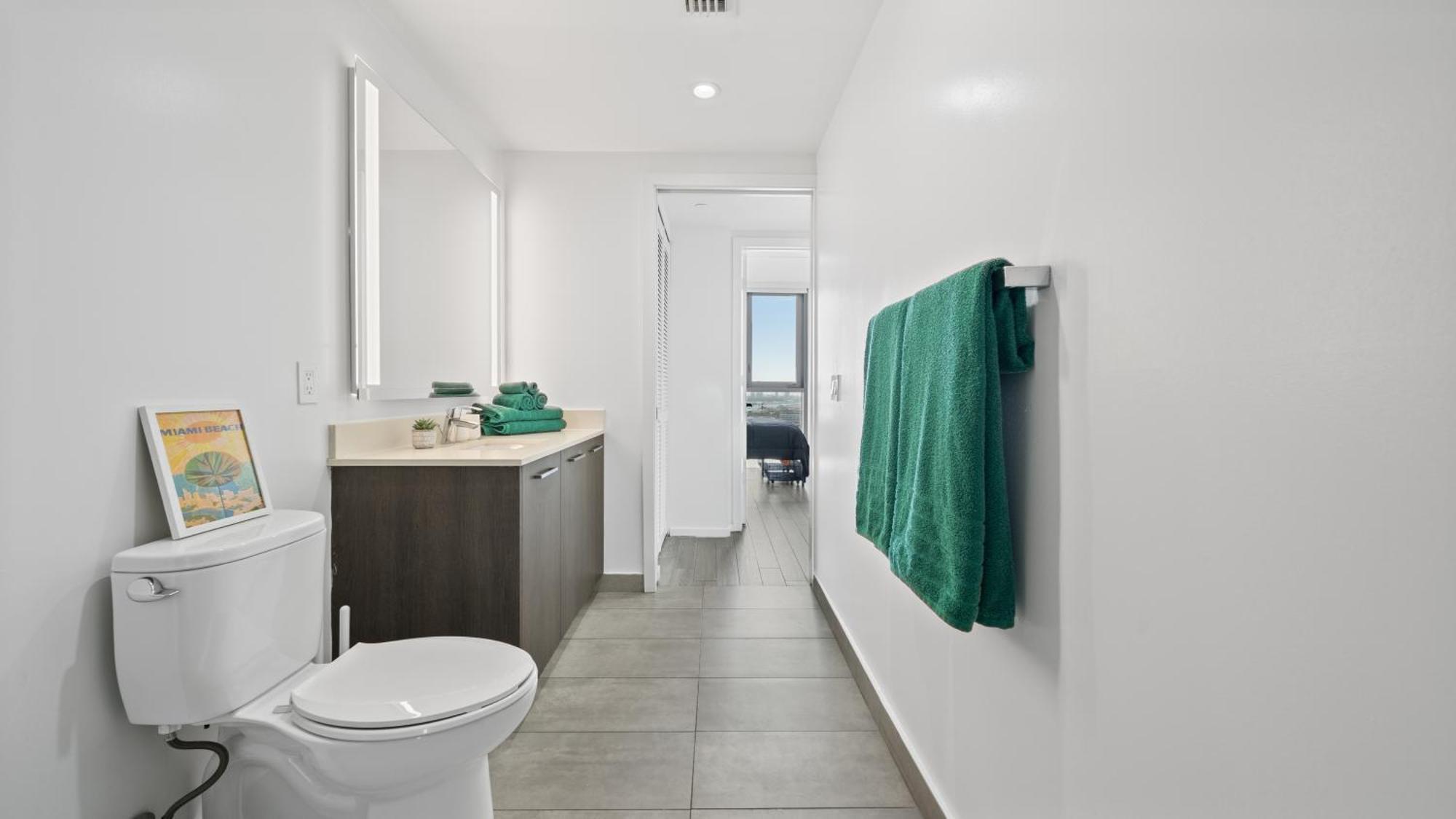 Apartment 2-bedr Downtown Bay Views *