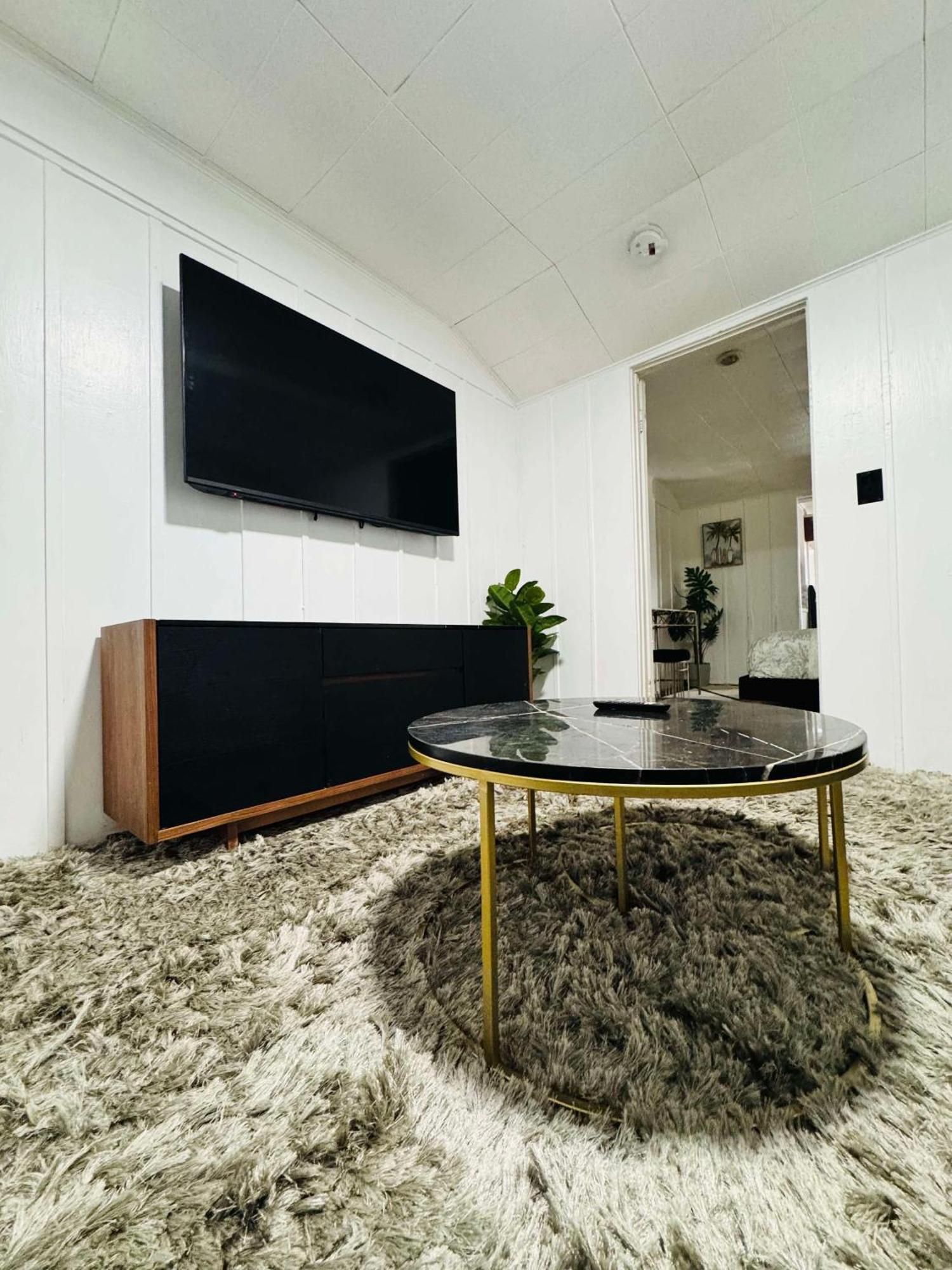 Elegant One-bedroom Getaway In Little Havana Apartment