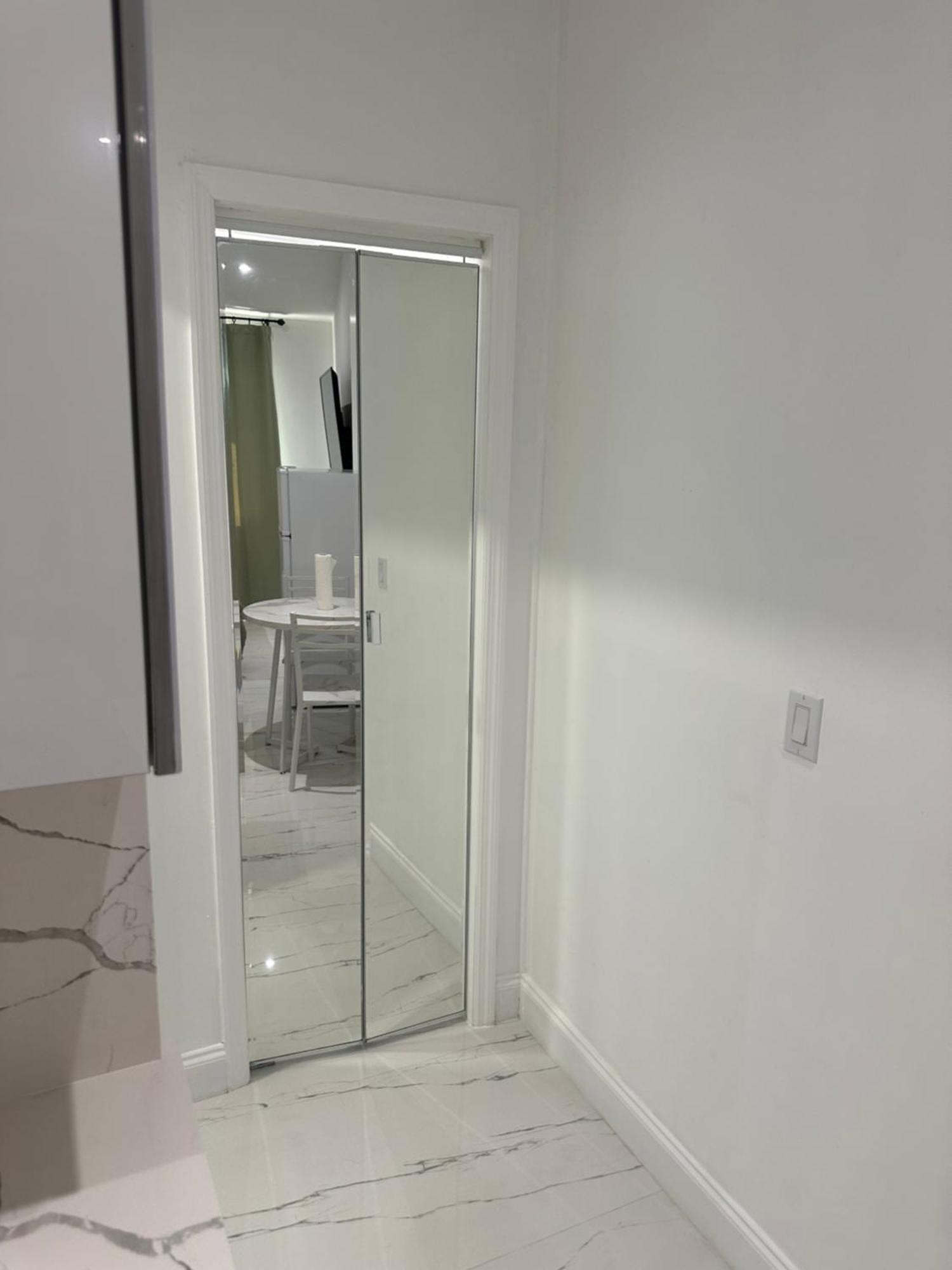 The White And Back Apartment Miami