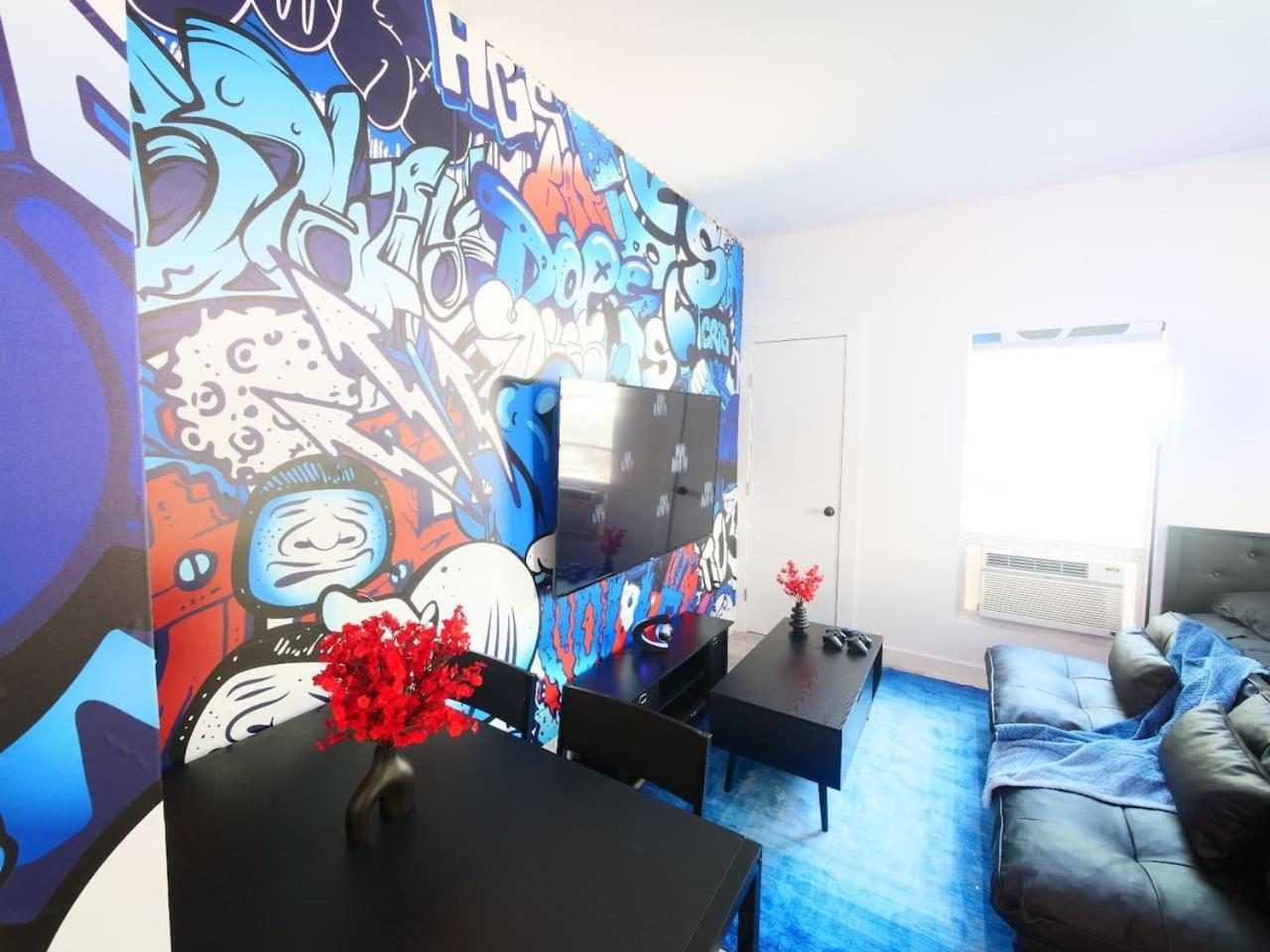 Wynwoods Graffiti Blues Escape Apartment