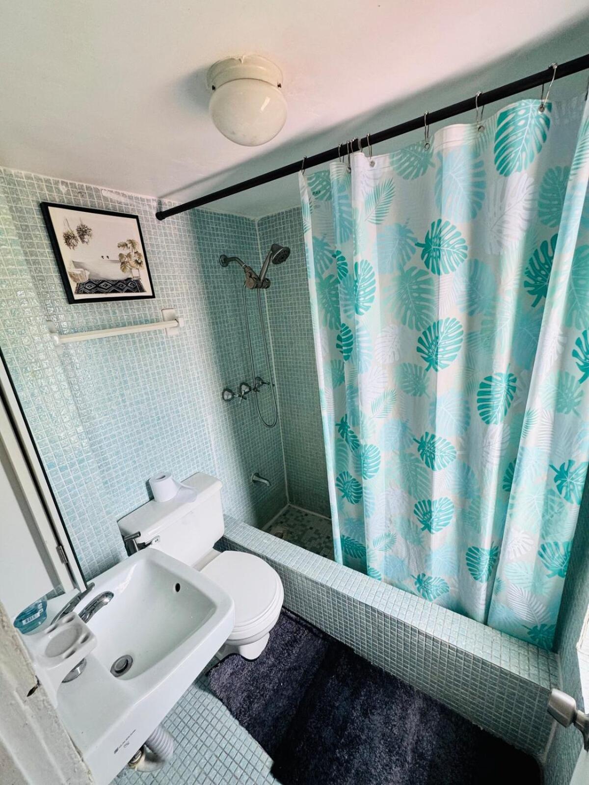 Elegant One-bedroom Getaway In Little Havana *