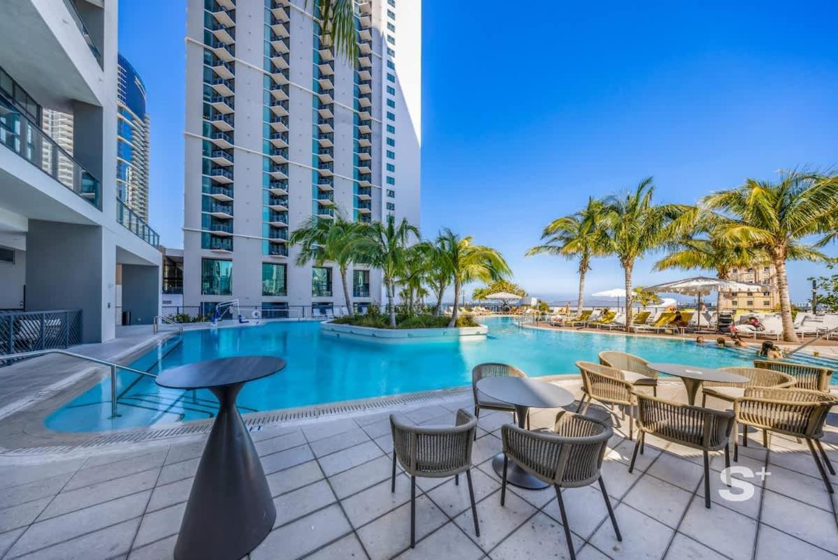 1br In Luxury Building