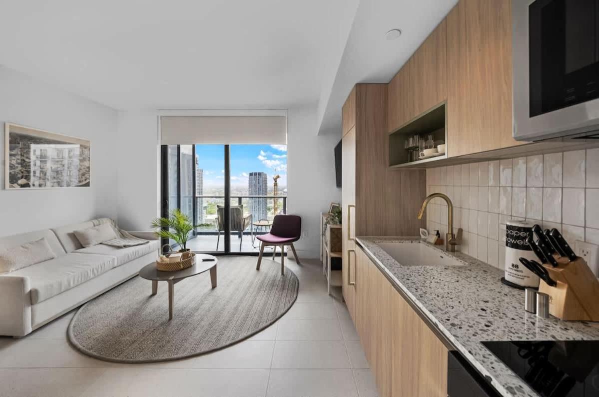 1br In Luxury Building *