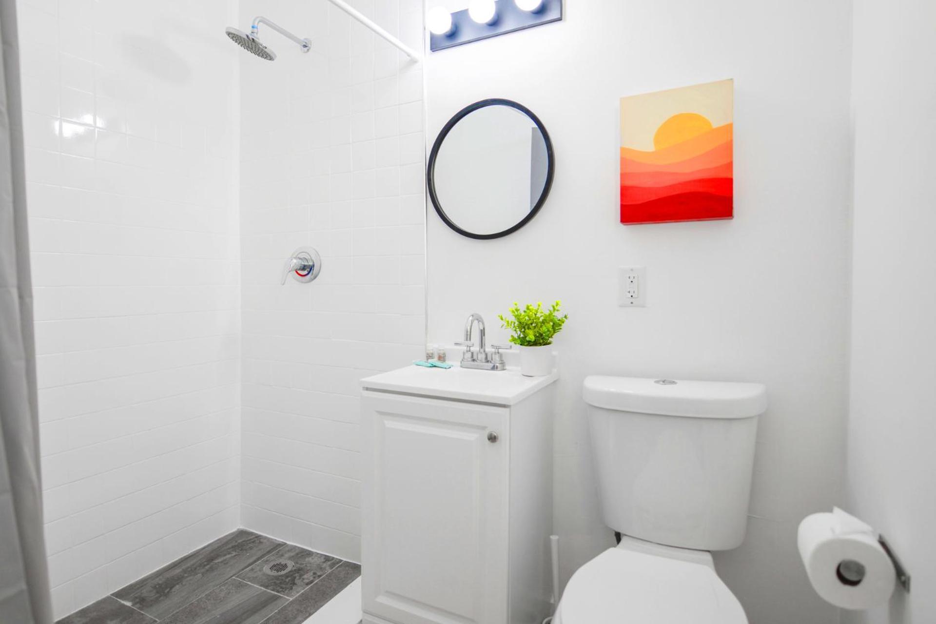 Stylish Near Relevant Spots Apartment