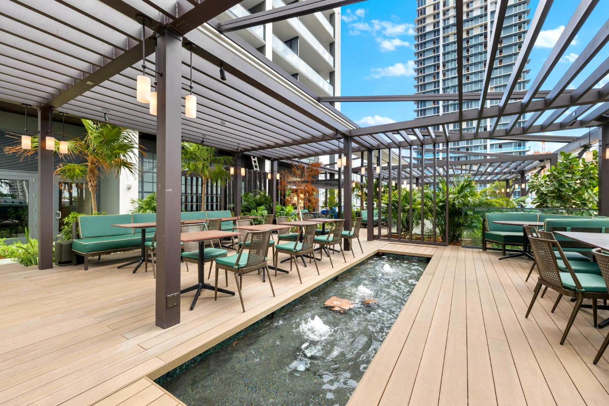 Free Parking! Ph Luxury 3br In Downtown Apartment *