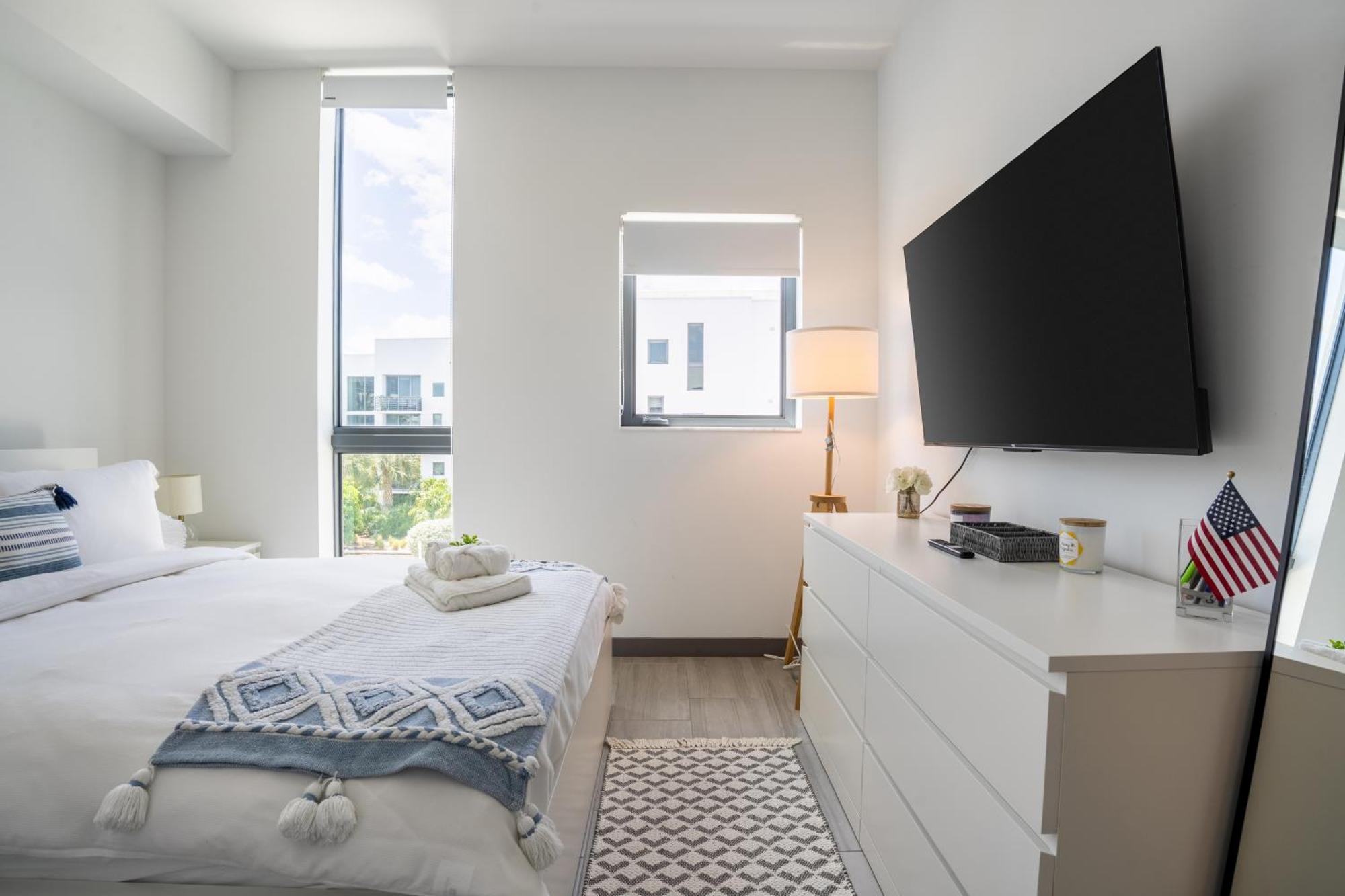 Luxury Getaway In Sleeps 3 Getaway With Pool - Prime Location *