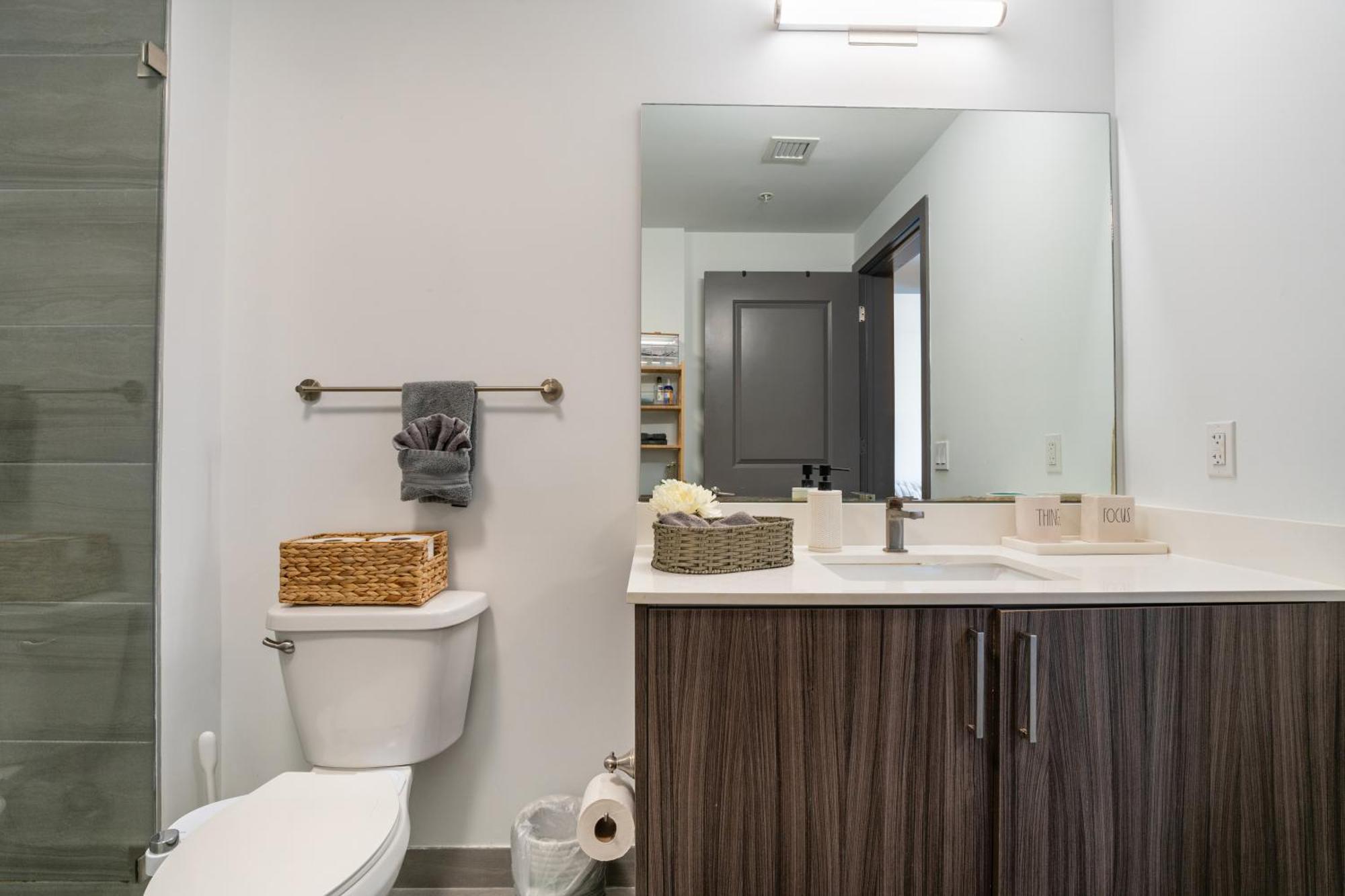 Luxury Getaway In Sleeps 3 Getaway With Pool - Prime Location Miami