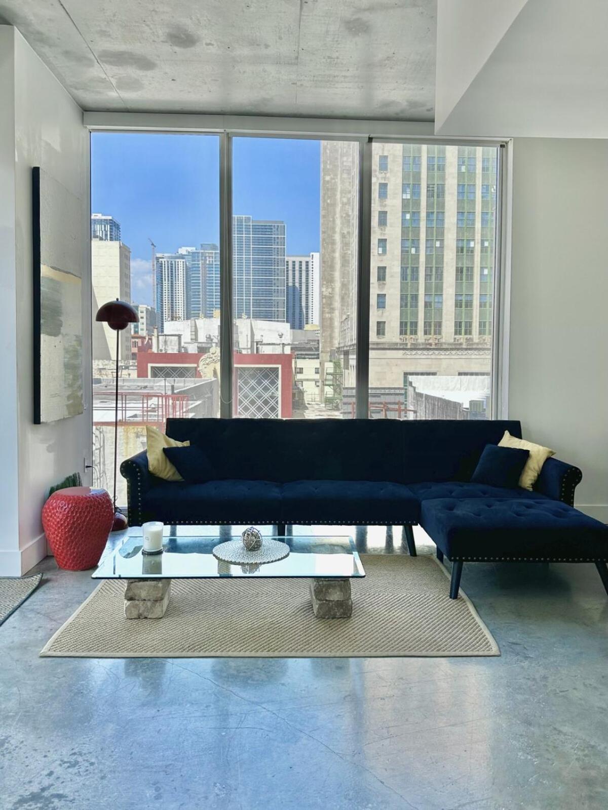Pop Art Sunlit Apartment Prime Miami Pool Free Parking
