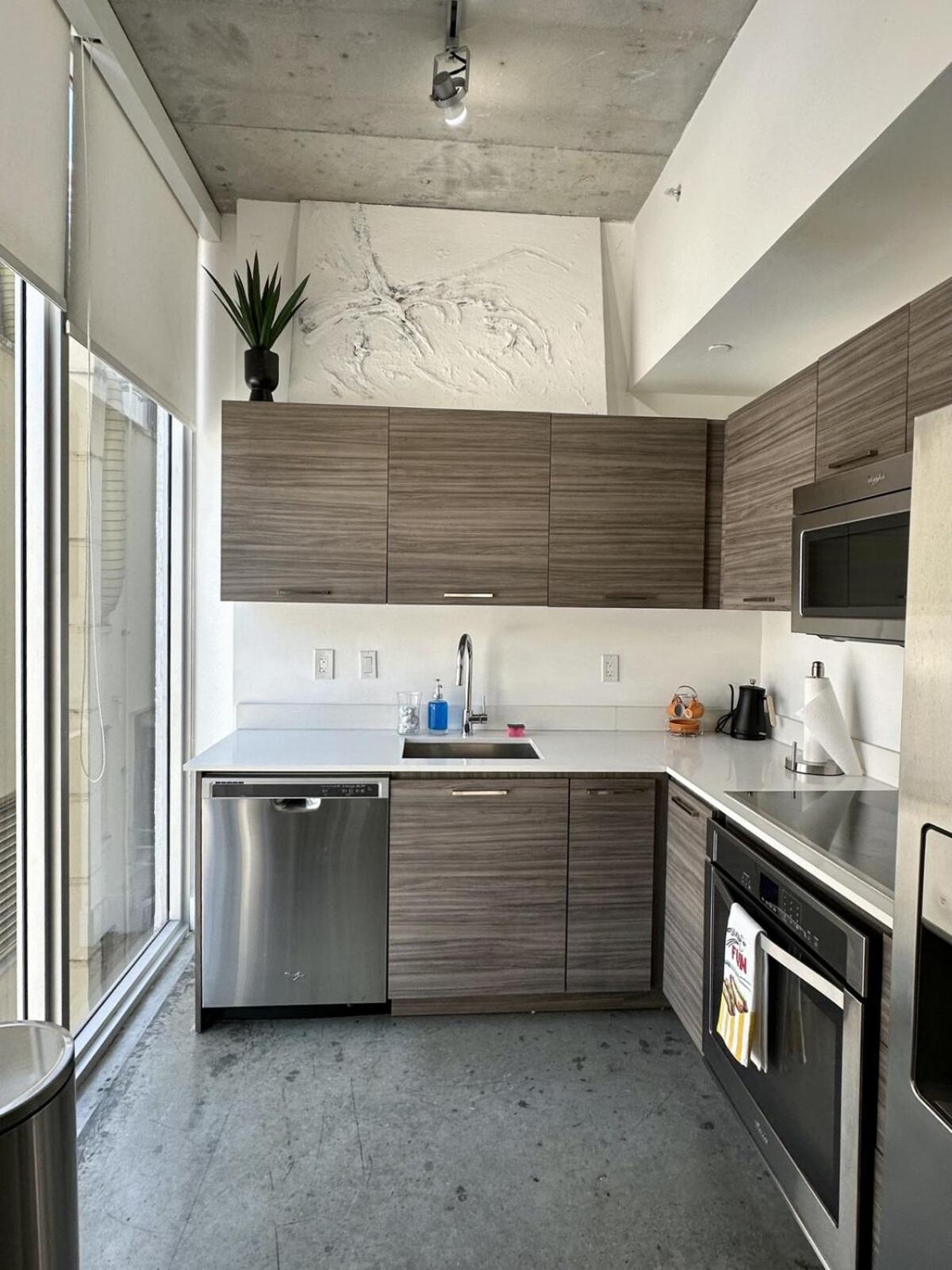 Pop Art Sunlit Apartment Prime Miami Pool Free Parking Apartment *