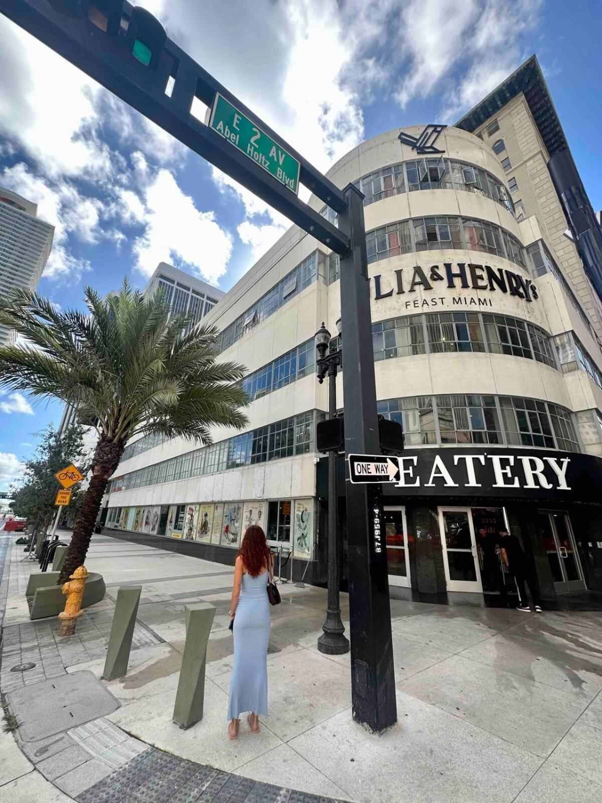 Pop Art Sunlit Apartment Prime Miami Pool Free Parking Apartment *