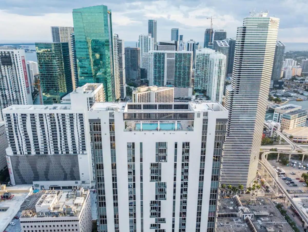 Pop Art Sunlit Apartment Prime Miami Pool Free Parking Apartment Miami