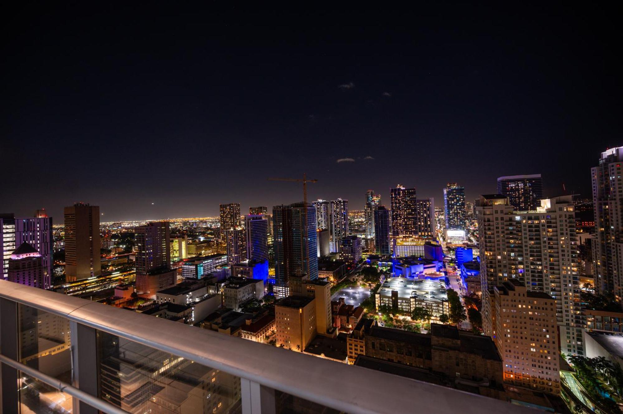 Apartment Luxury Loft W Skyline View, Rooftop Pool, Brickell Downtown Miami