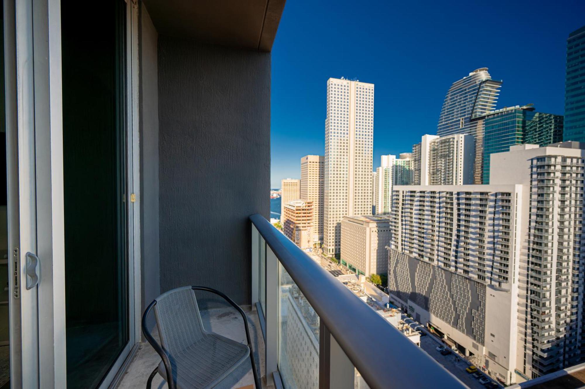 Apartment Luxury Loft W Skyline View, Rooftop Pool, Brickell Downtown