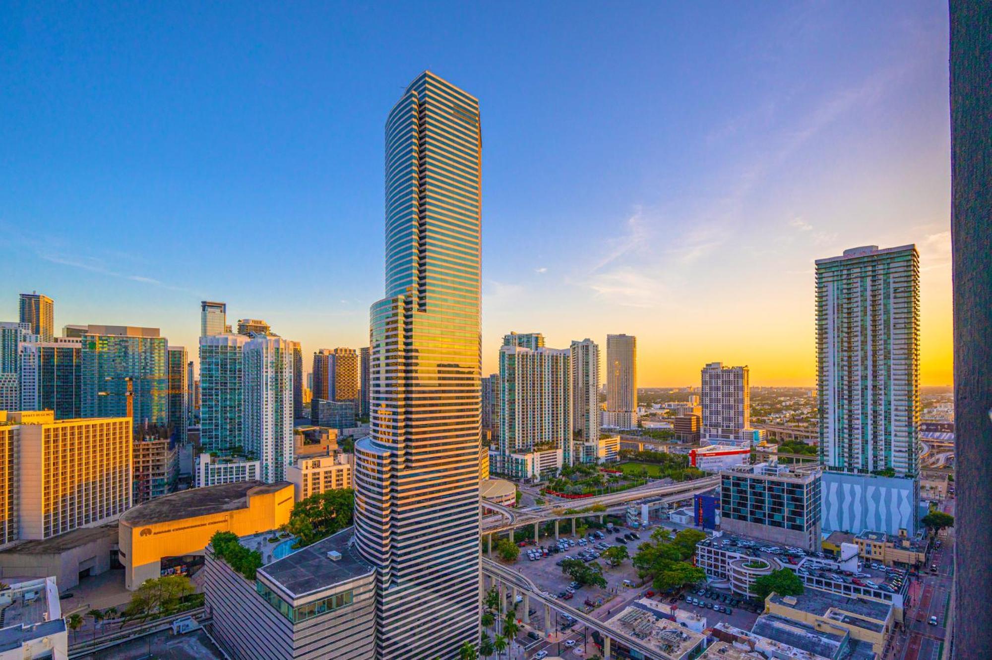Apartment Luxury Loft W Skyline View, Rooftop Pool, Brickell Downtown Miami