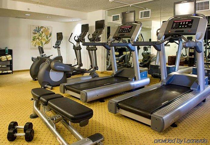 Courtyard Miami 3*