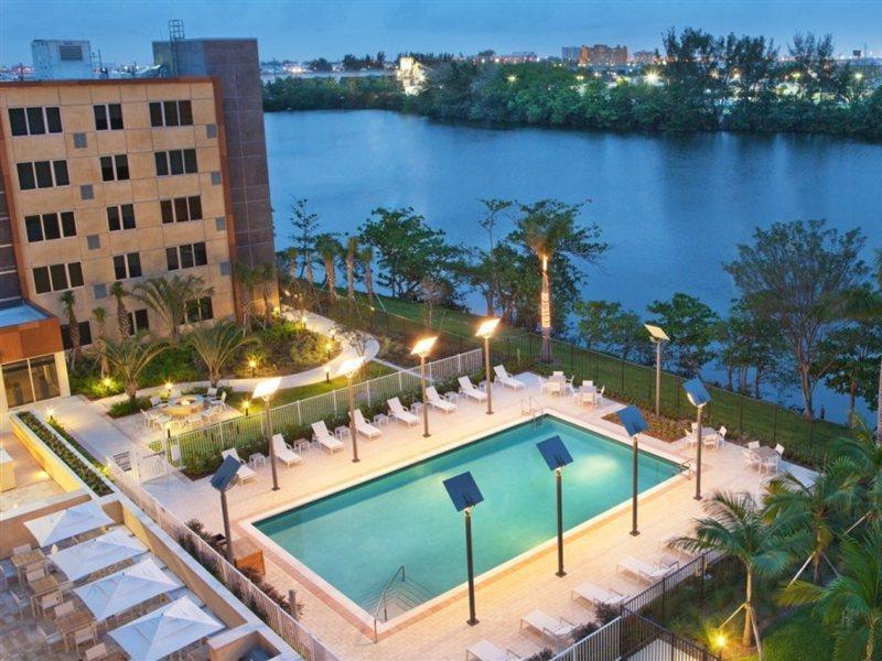 Hotel Element Miami International Airport
