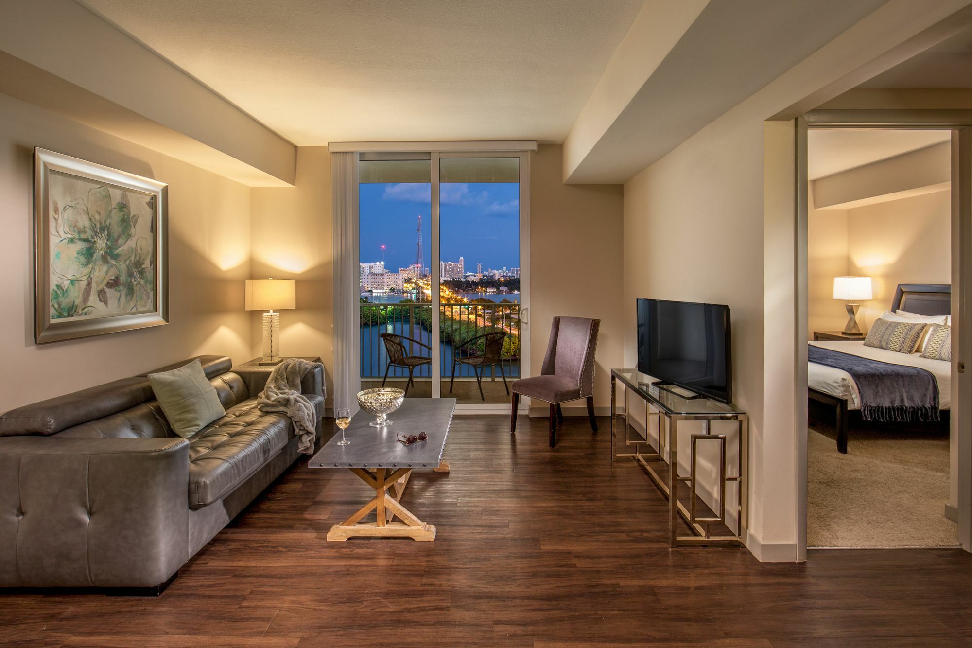 Shorecrest Bay Luxury Apartment *