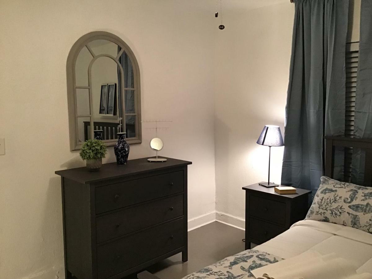 Holiday home Modern 3/1 House Close To Beaches And Midtown