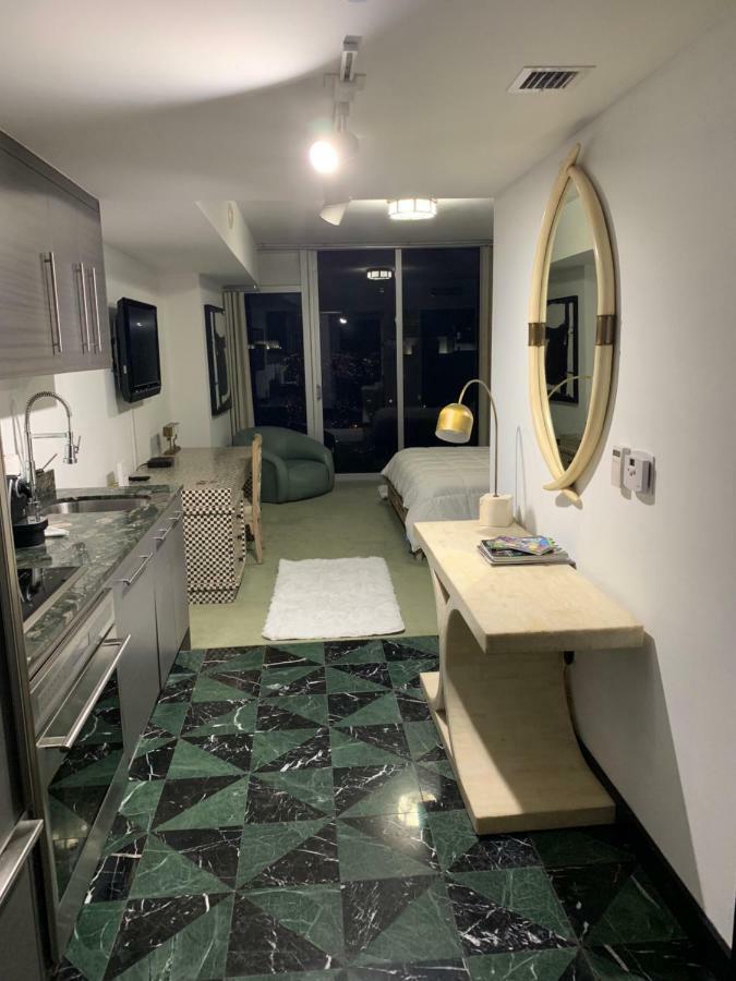 44 Floor Views @ The W - Brickell +gym+spa Apartment Miami