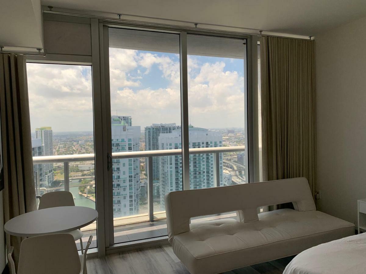 Apartment 44 Floor Views @ The W - Brickell +gym+spa