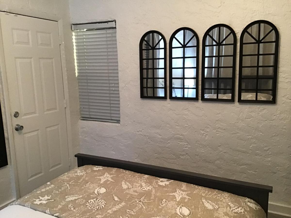 Modern 3/1 House Close To Beaches And Midtown