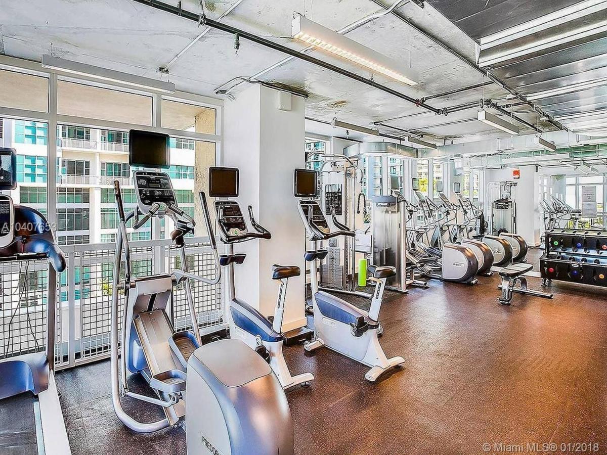 Apartment Modern 1 Bedroom Midtown With Free Parking *