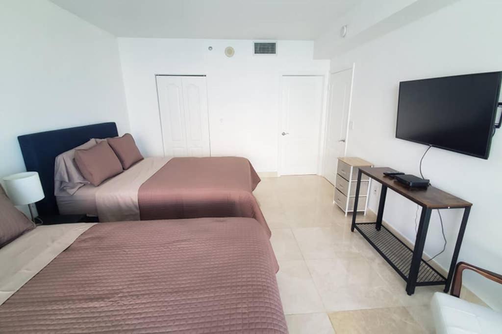 Luxury Penthouse Brickell 3 Bedrooms Free Parking Apartment Miami